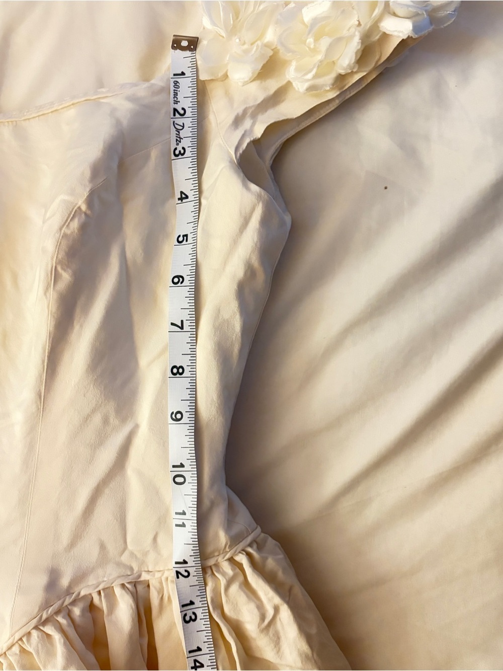 Vintage | Cream Satin Ball Gown Wedding Dress Floral Appliqué Full Skirt -Size 6 - Picture 13 of 14